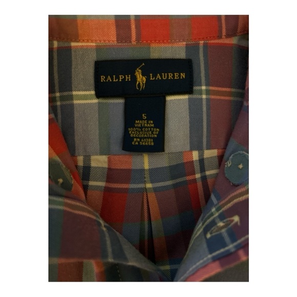 Bundle of 2 boys button down shirts. Lighter shirt is size 5. Darker one is 5/6 - Picture 4 of 5